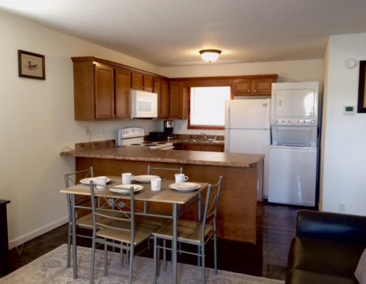 Anchor Inn and Suites