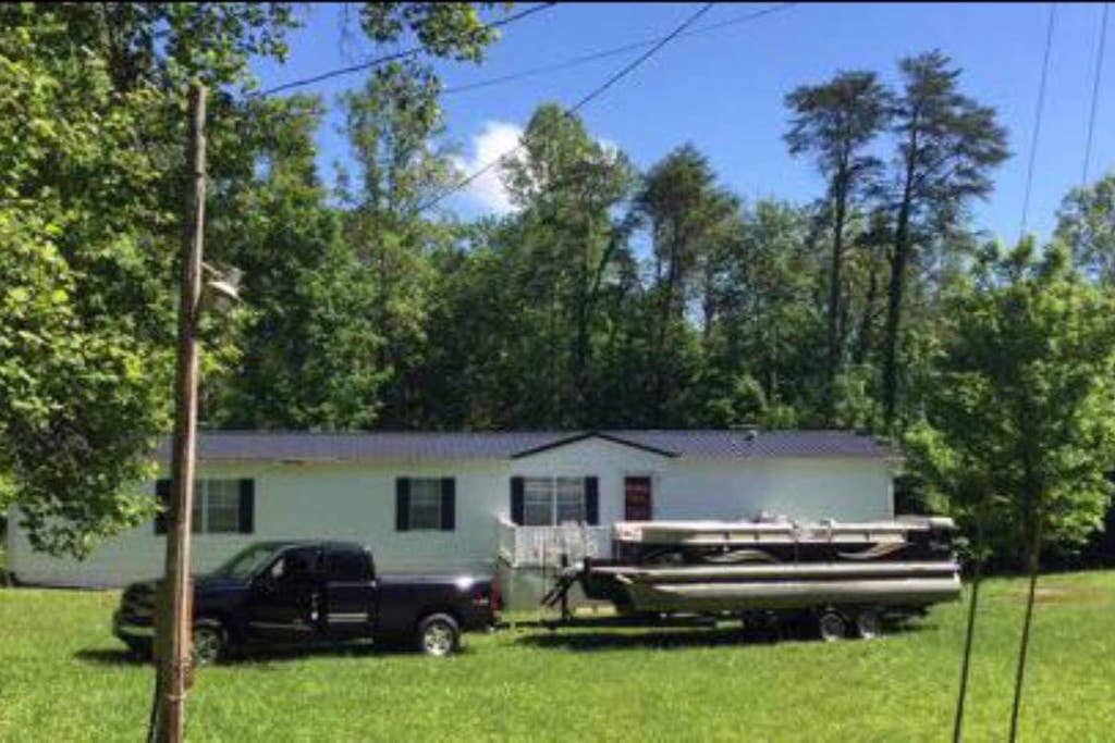 Lake House on Wolf Creek
