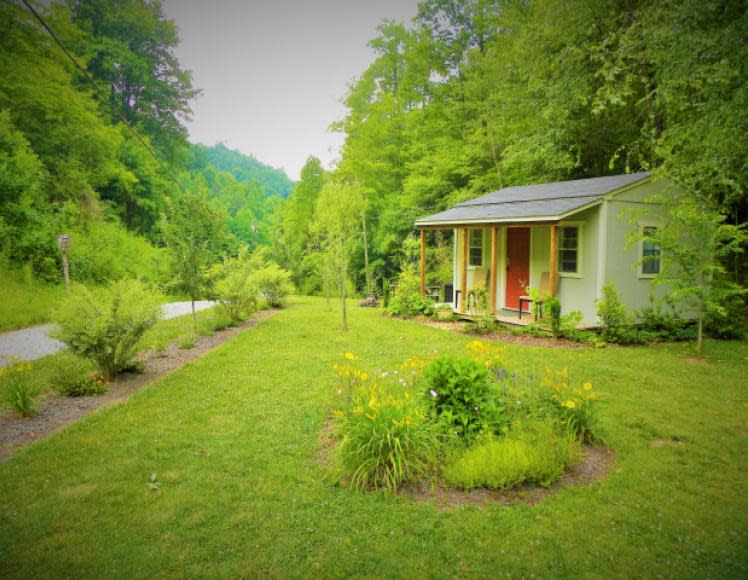 Monkey Hollow Wildlife Sanctuary & Cabins