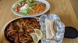 Los Chic’s Restaurant and Grill