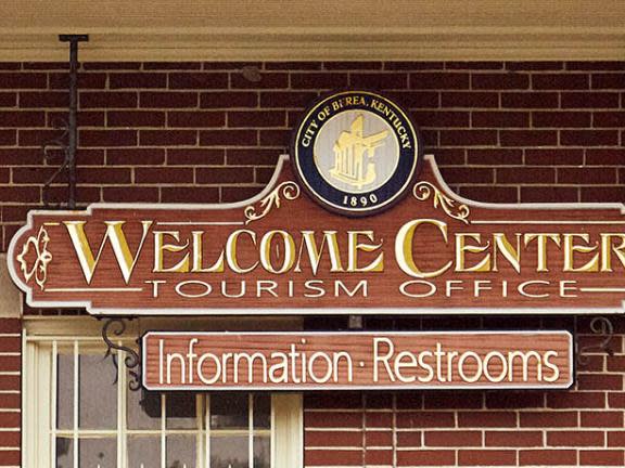 Whitley County Welcome Center northbound